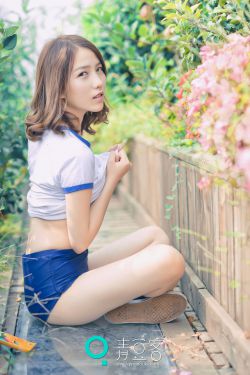 尿急女子露屁股